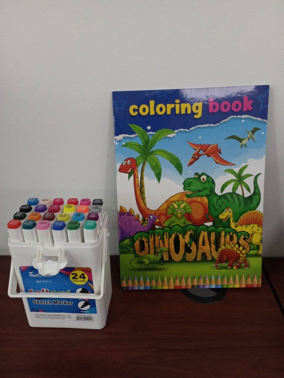 COMBITO MARCADORES Y LIBRO PARA COLOREAR