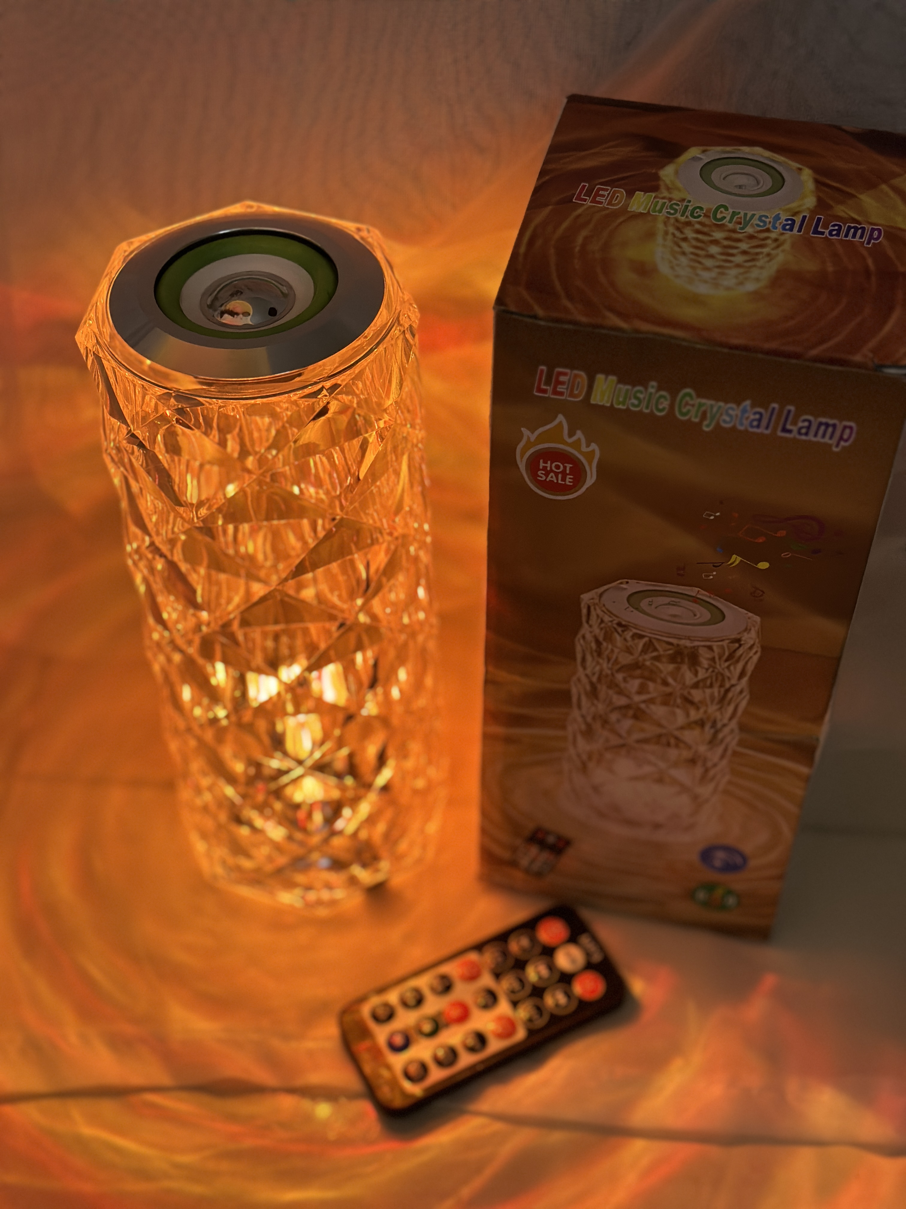 LÁMPARA DIAMANTE CON PARLANTE