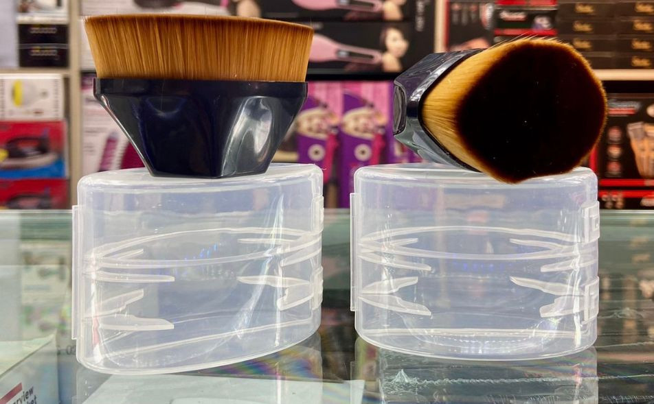 BROCHA DE MAQUILLAJE