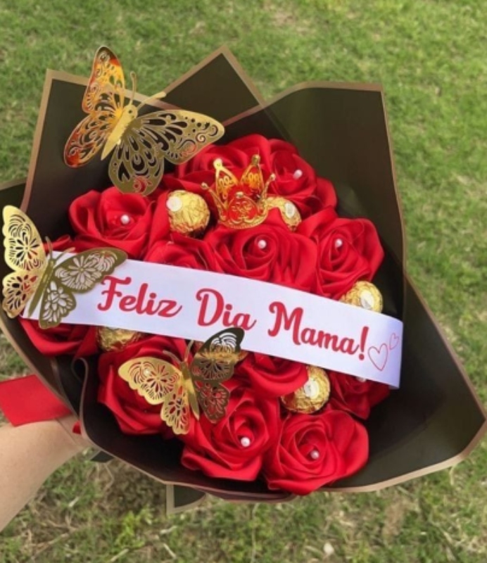 Ramo De Rosas Eterna Feliz Dia