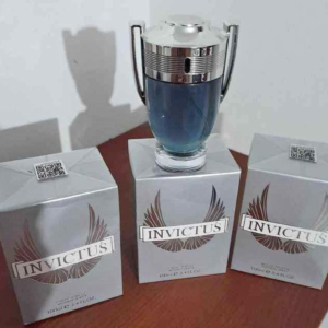 colonia ,perfume invictus,