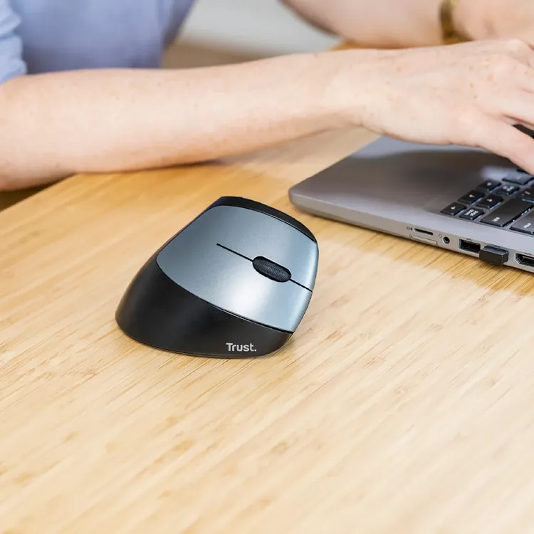 Mouse TRUST Inalámbrico Óptico Ergonómico Vertical Bayo Negro con Gris - Imagen 6