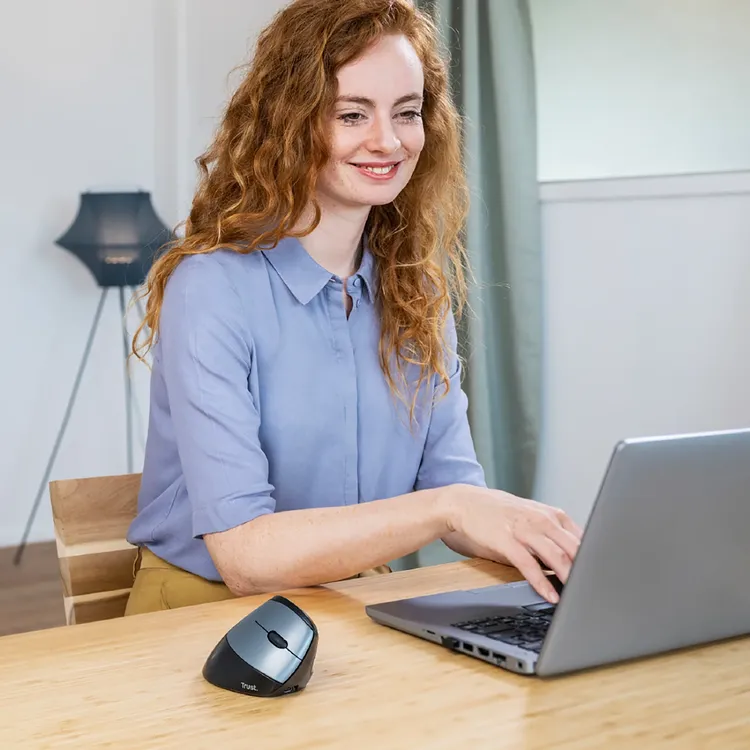 Mouse TRUST Inalámbrico Óptico Ergonómico Vertical Bayo Negro con Gris - Imagen 7