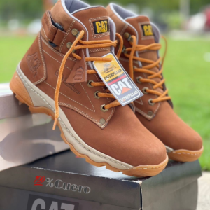 BOTA EN CUERO KAT