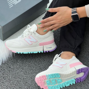 AF1 NEGRA MATE, NB 1300, TRENZA BLANCA
