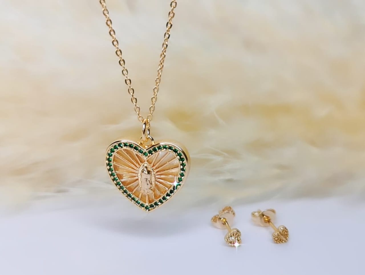 JUEGOS DE CADENAS DE CORAZON VERDE