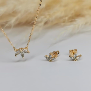 JUEGOS DE CADENAS DE FLOR BLANCA